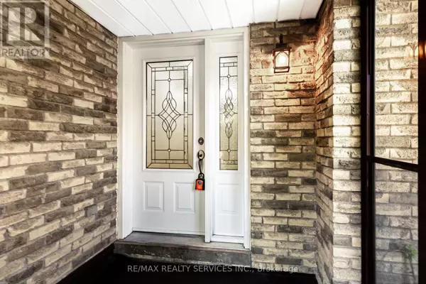 Brampton (central Park), ON L6S2S9,16 MARCHMOUNT CRESCENT