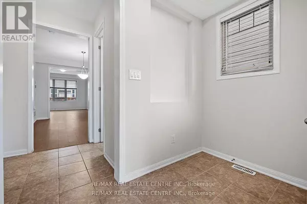 Milton (ha Harrison), ON L9T8N9,1079 SAVOLINE BOULEVARD