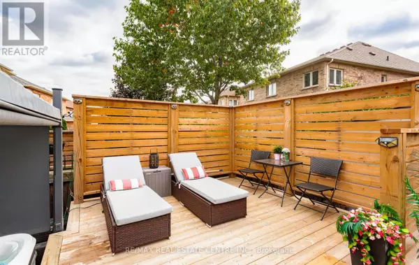 Brampton (vales Of Castlemore North), ON L6P1V7,26 SAINT HUBERT DRIVE