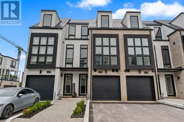 138 EAST ST #2, Oakville (br Bronte), ON L6L0H9