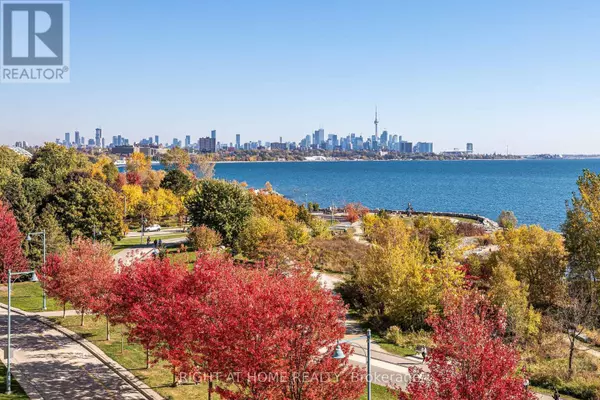 Toronto (mimico), ON M8V4B4,5 Marine Parade DR #605
