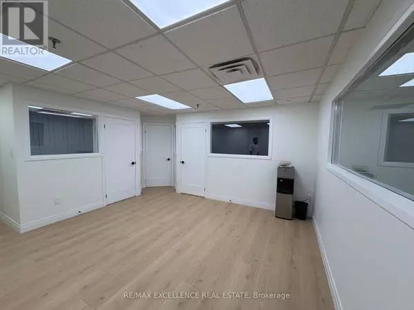 Mississauga (northeast), ON L4W2Z6,5484 Tomken RD #4