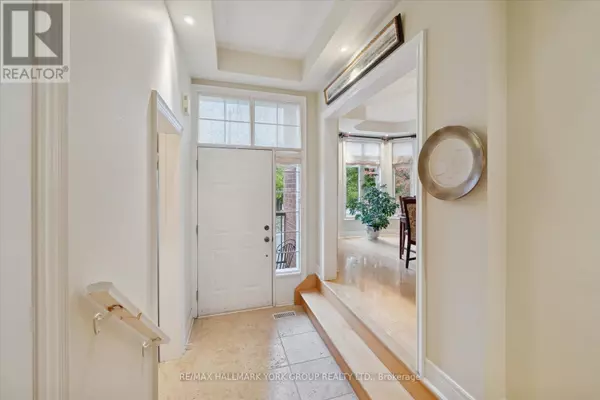 Mississauga (streetsville), ON L5M1M6,85 Church ST #17