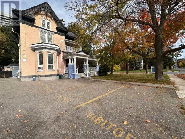 Brampton (downtown Brampton), ON L6X1C3,50 Nelson ST West #5