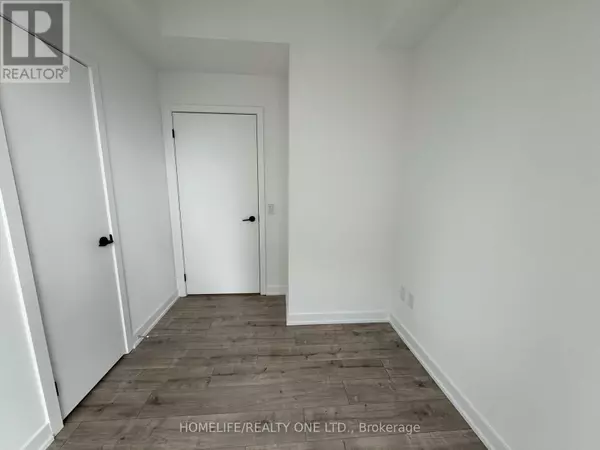 Mississauga (port Credit), ON L5H0A9,220 Missinnihe WAY #421