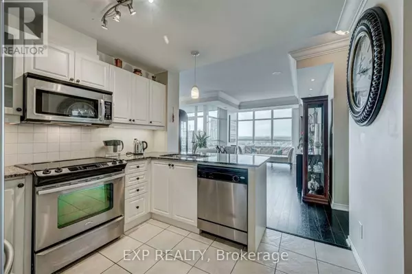 Brampton (downtown Brampton), ON L6X0T6,9 George ST #1111