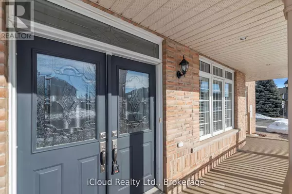 Oakville (bc Bronte Creek), ON L6M5C9,2295 Rochester CIR #18