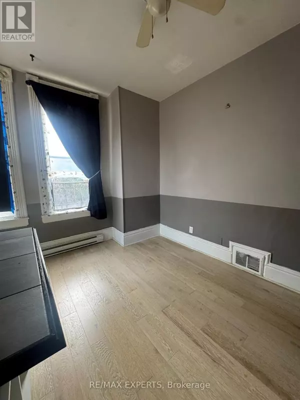 Orangeville, ON L9W2G5,18 Faulkner ST #3