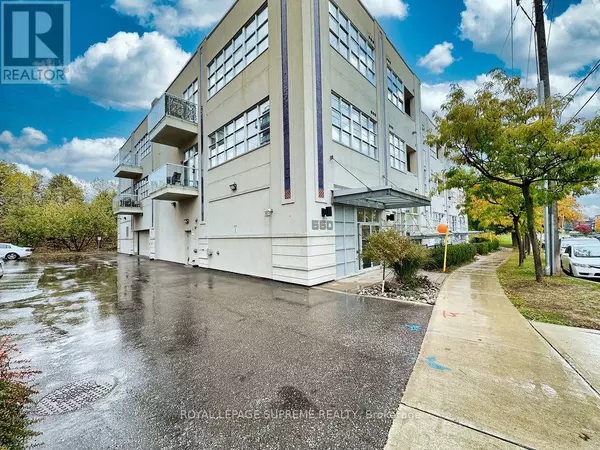 Toronto (briar Hill-belgravia), ON M6E2S6,550 Hopewell AVE #309
