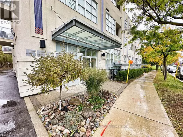 Toronto (briar Hill-belgravia), ON M6E2S6,550 Hopewell AVE #309