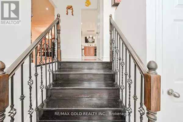 Mississauga (malton), ON L4T4A2,7296 SIGSBEE DRIVE