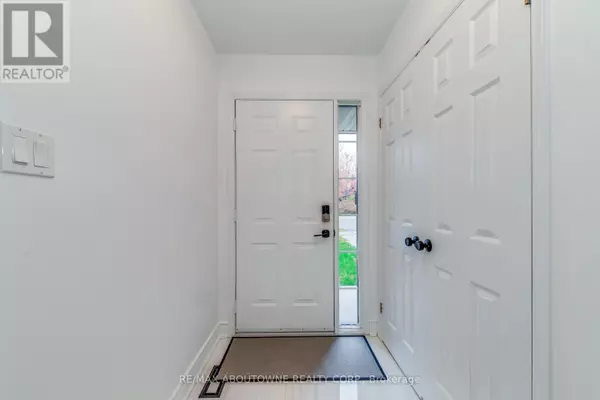 Oakville (wm Westmount), ON L6M4R2,2246 FAIRBAIRN COURT