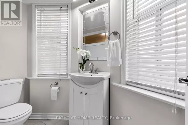 Toronto (islington-city Centre West), ON M9B4Y2,10 HALIBURTON AVENUE