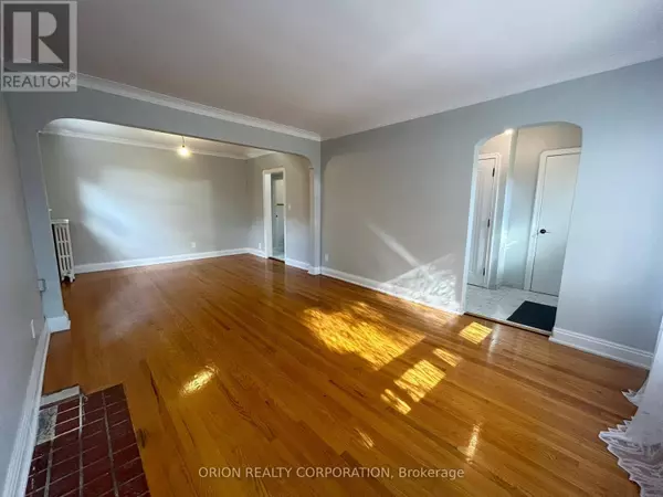 Toronto (yorkdale-glen Park), ON M6B1V2,252 VIEWMOUNT AVENUE