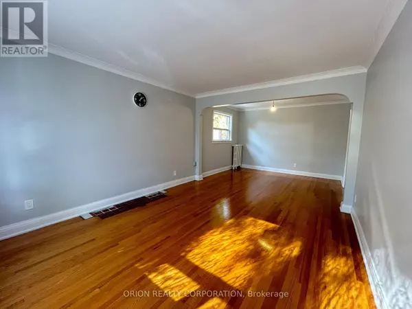 Toronto (yorkdale-glen Park), ON M6B1V2,252 VIEWMOUNT AVENUE