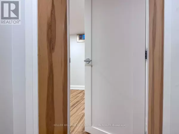 Toronto (humberlea-pelmo Park), ON M9M1J5,18 Sunset TRL #Lower