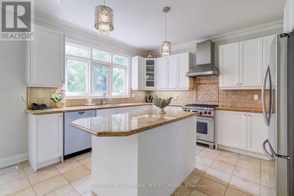 5 XAVIER COURT, Brampton (bram West), ON L6Y5S1