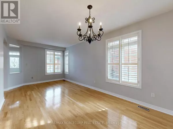 Brampton (vales Of Castlemore North), ON L6P1Y4,28 LAURENTIDE CRESCENT