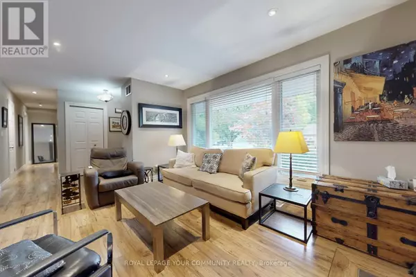 Burlington (brant), ON L7R1W1,2169 PAISLEY AVENUE