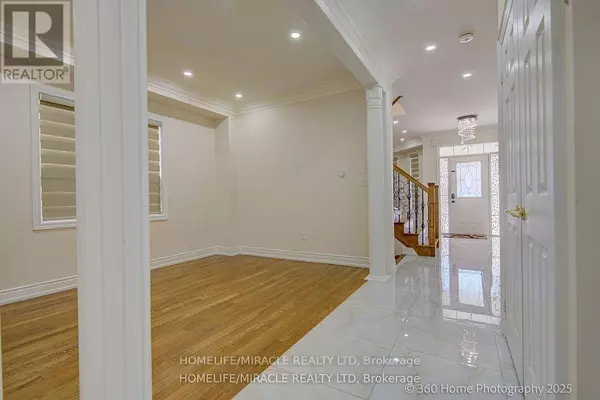 Brampton (bram East), ON L6P2N9,55 LYNDBROOK CRESCENT