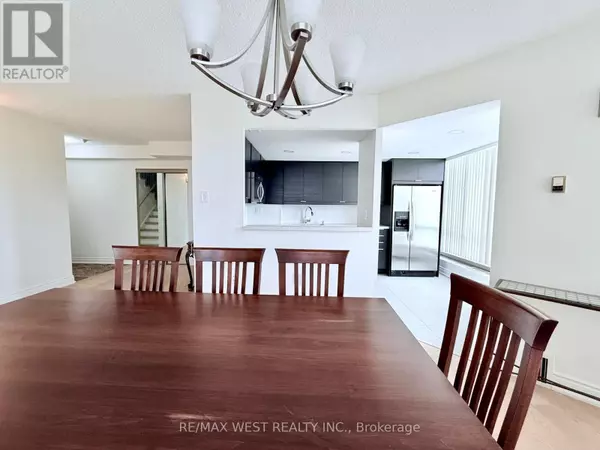 Mississauga (fairview), ON L5B3Y8,25 Fairview RD West #UPH1