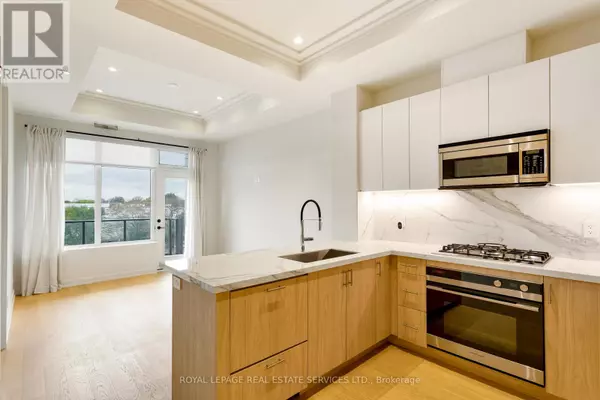 Oakville (co Central), ON L6K2W6,123 Maurice DR #307