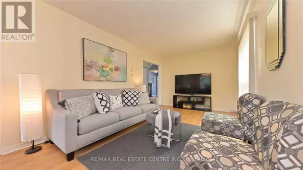 Brampton (fletcher's West), ON L6Y4K3,45 FAYWOOD DRIVE