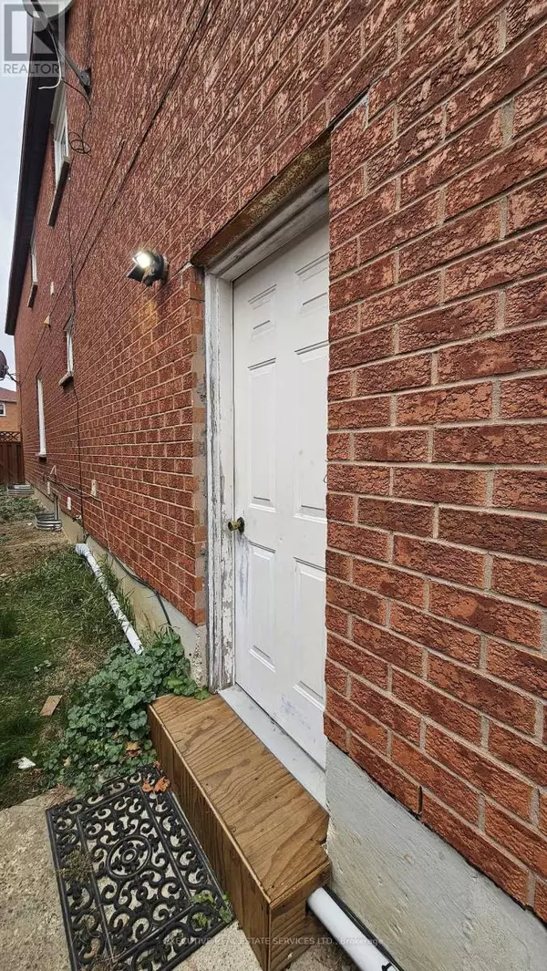 Mississauga (hurontario), ON L5R2Z7,1004 CEREMONIAL DRIVE