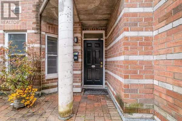 Toronto (yorkdale-glen Park), ON M6A3E7,760 Lawrence AVE West #137