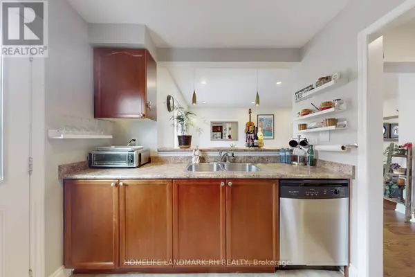 Oakville (bc Bronte Creek), ON L6M5J1,3060 DEWRIDGE AVENUE