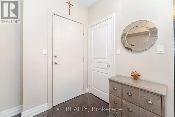 Mississauga (port Credit), ON L5G4V6,80 Port ST East #513