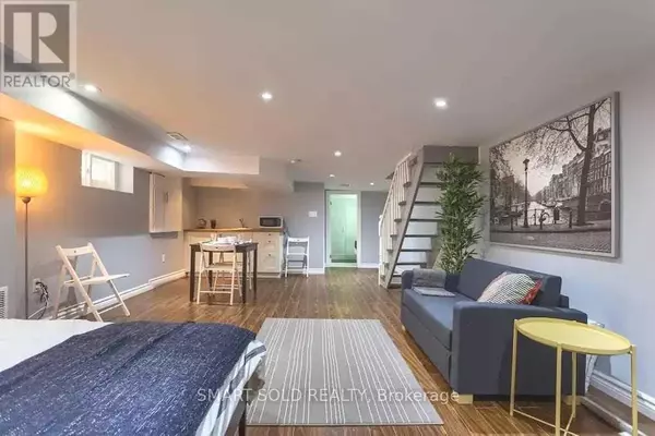 Toronto (dovercourt-wallace Emerson-junction), ON M6G3M2,856 Shaw ST #BSMT