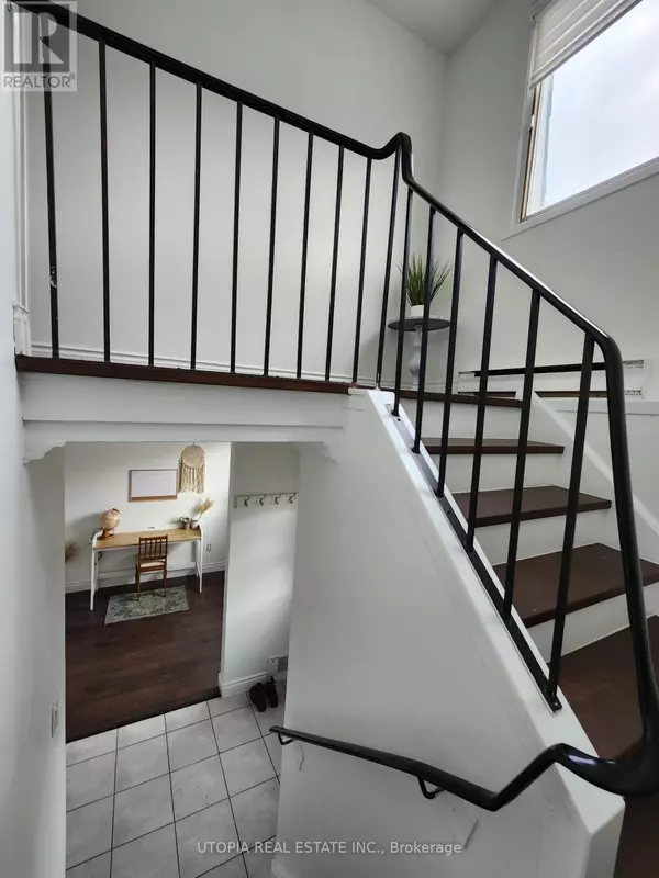 Mississauga (clarkson), ON L5J4J2,2170 Bromsgrove RD #203