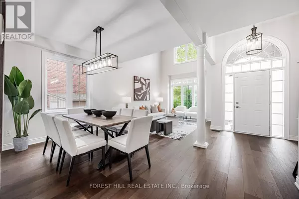 Oakville (br Bronte), ON L6L6V4,231 BUTTERFLY LANE