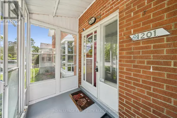 Mississauga (applewood), ON L4Y2H1,1201 KINGSHOLM DRIVE