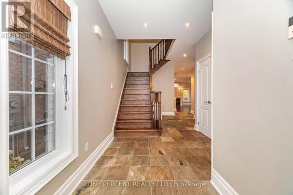 Oakville (jc Joshua Creek), ON L6H7N3,2432 HILDA DRIVE