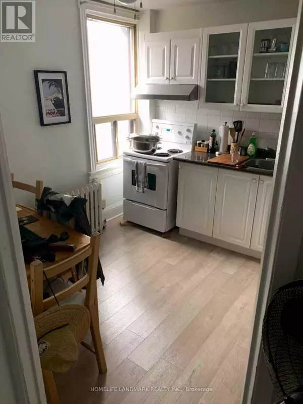 Toronto (dovercourt-wallace Emerson-junction), ON M6G1W2,20 HALLAM STREET