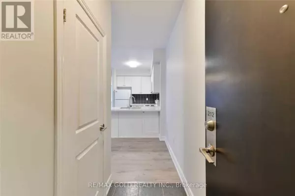 Oakville (ro River Oaks), ON L6H0L2,263 Georgian DR #212