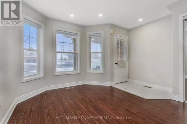 Milton (be Beaty), ON L9T6Y8,843 THOMPSON ROAD S