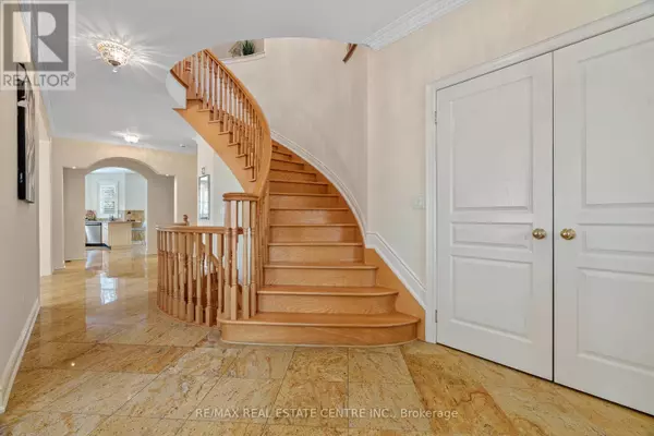 Mississauga (lorne Park), ON L5H4M5,645 CRANLEIGH COURT