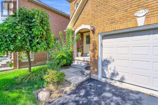 Mississauga (central Erin Mills), ON L5M5L2,2543 SCARTH COURT