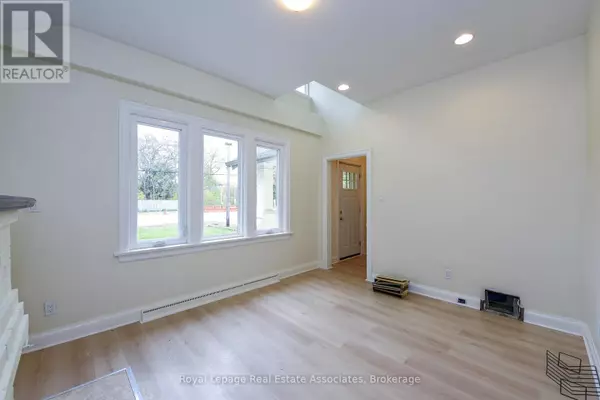 Mississauga (mineola), ON L5G3H7,1561 HURONTARIO STREET