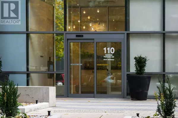 Toronto (mimico), ON M8V0B6,110 Marine Parade DR #609