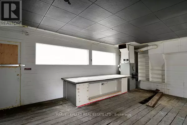 Toronto (dovercourt-wallace Emerson-junction), ON M6G3V1,792 Ossington AVE #Rear