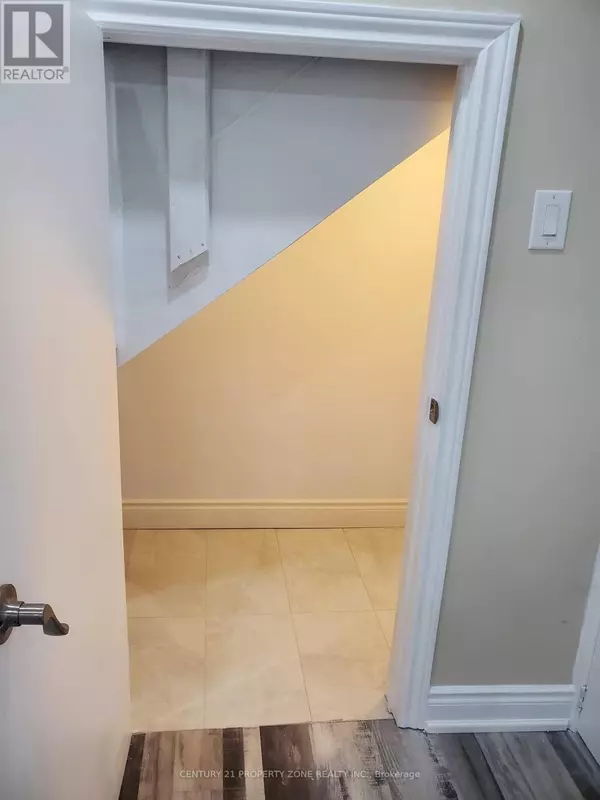 Milton (fo Ford), ON L9E1H5,1512 LEGER WAY