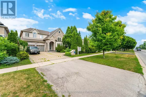 Oakville (br Bronte), ON L6L6T6,215 BURLOAK DRIVE