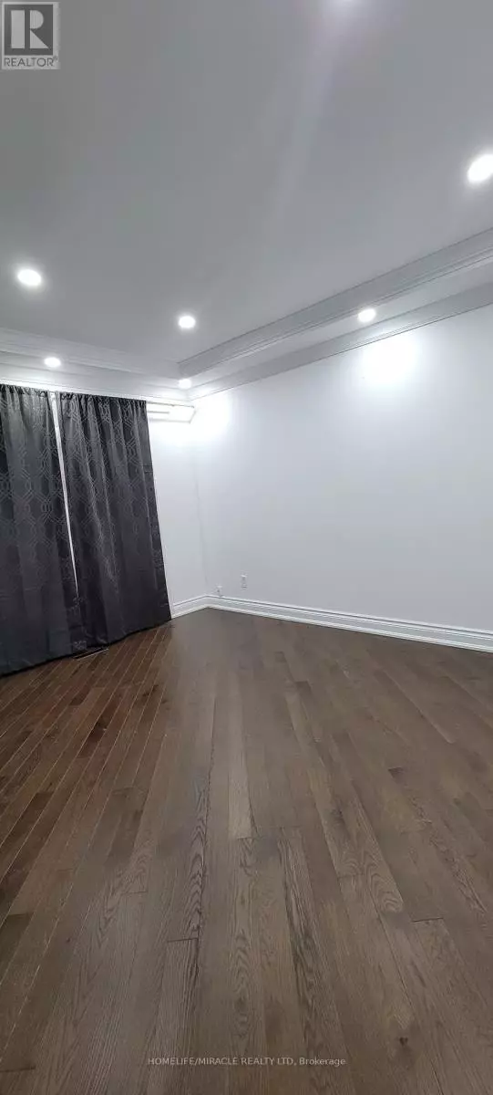 Brampton (heart Lake West), ON L6Z2X9,73 DUMFRIES AVENUE