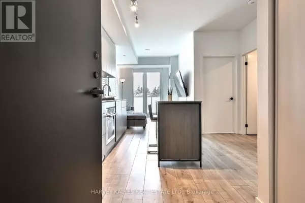 Mississauga (port Credit), ON L5H1G5,215 Lakeshore RD West #338