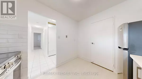 Toronto (elms-old Rexdale), ON M9W6A7,238 Albion RD #1607