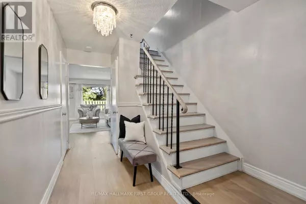 Mississauga (erindale), ON L5C2V7,3025 Cedarglen Gate #51